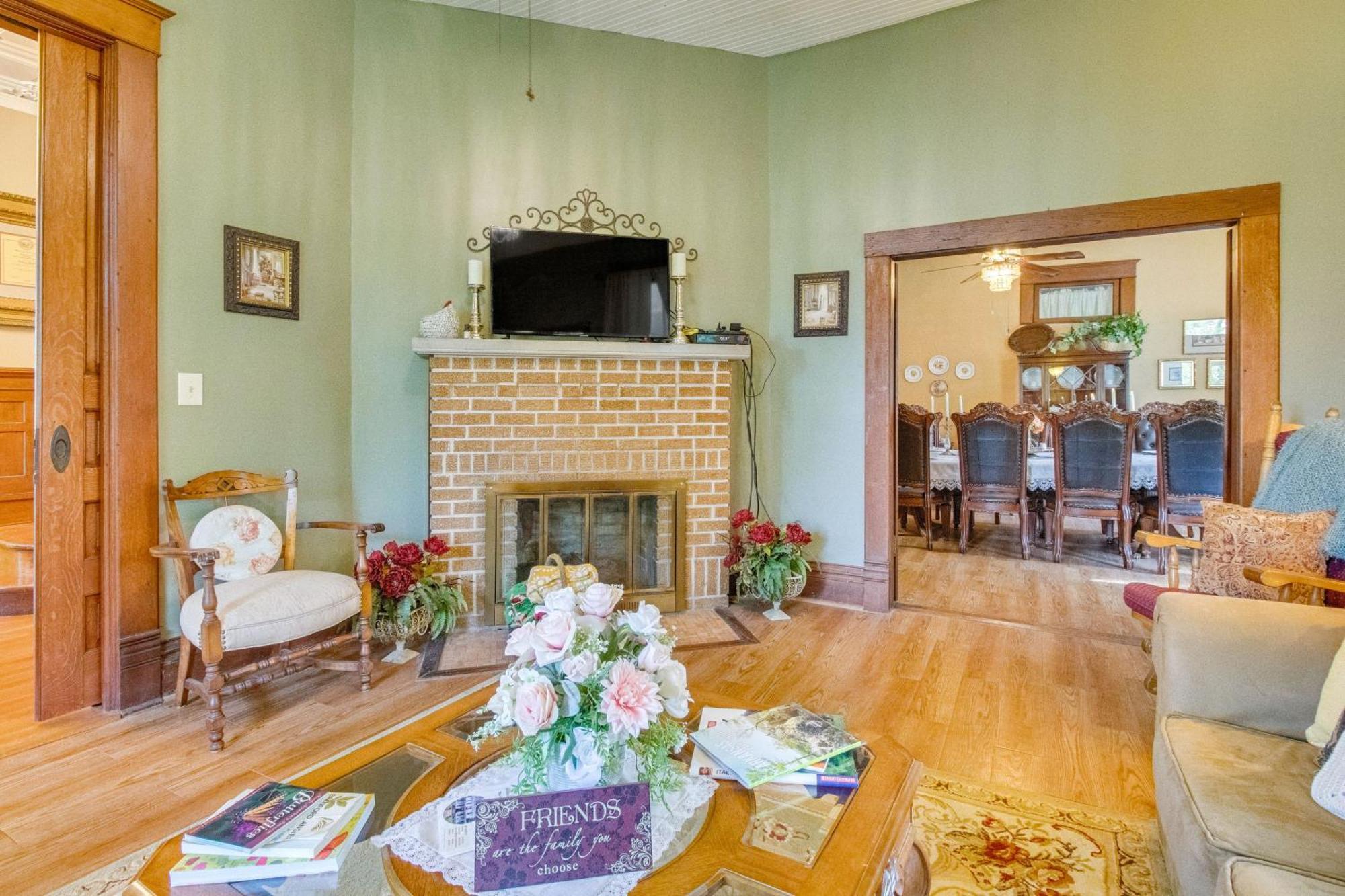 Creekfront Yellville Manor With Parlors And Fire Pit! 外观 照片