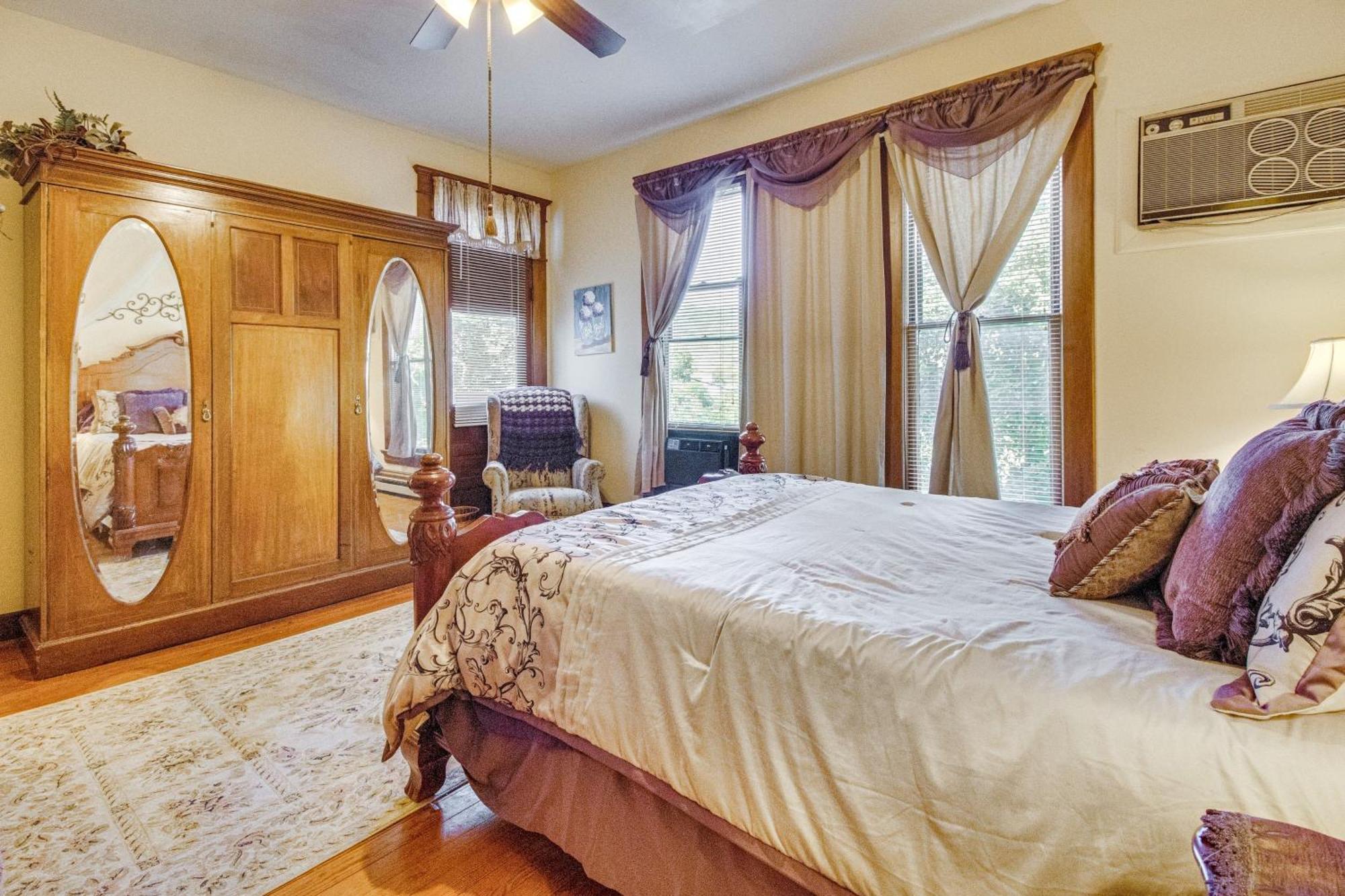 Creekfront Yellville Manor With Parlors And Fire Pit! 外观 照片